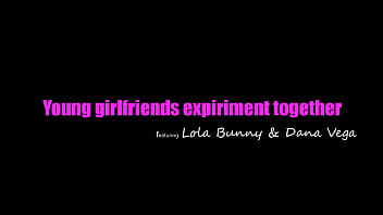 girlfriends experiment together