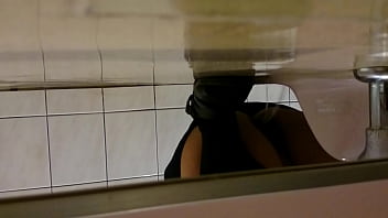 voyeur toilet6