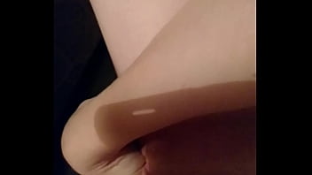 fingering to orgasm amateur