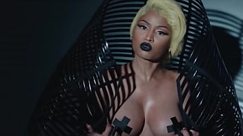 nicki minaj boobs