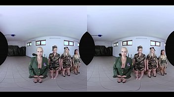 5 army girls vr