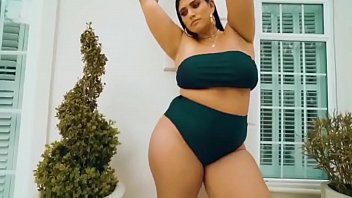 indian aunty bikini