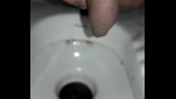 sunny leone piss