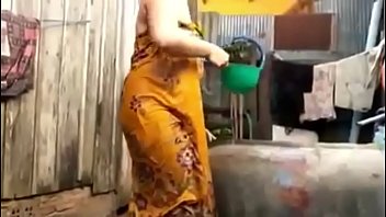 aunty bathing home