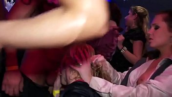 many people groupsex