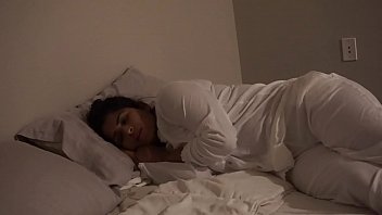 sunny leone bed