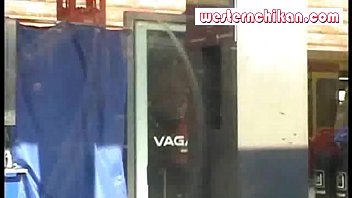 men exibcock bus