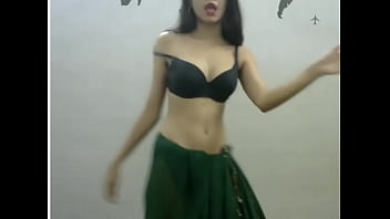 webcam girl dancing