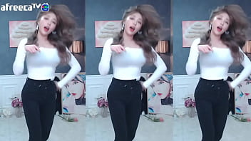 jeehyeoun dancing