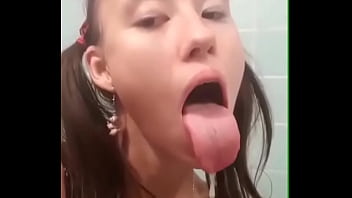 saliva tongue