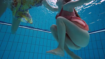 underwater breath hold girl