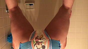 diaper pullup messing pooping