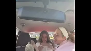 teen masturbate car