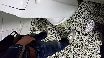 pissing 36