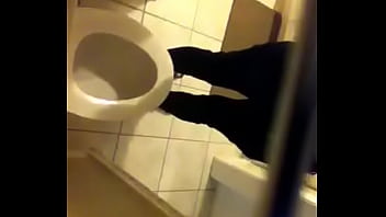 vouyer hidden toilet cam