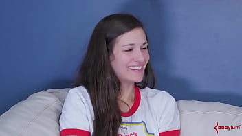 brunette hairpull