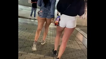 booty shorts walking