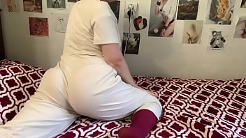 her white pants