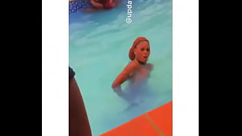 girls pooping in pool