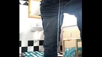 hidden pissing cam