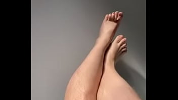 kiss feet and pee