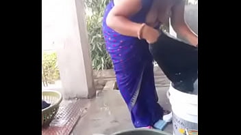 indian aunty washing