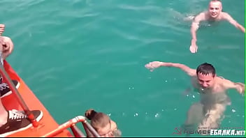 girls nude swimming party