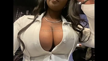 ebony pyt ebony cleavage