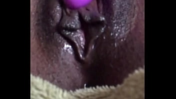 ebony vibrator orgasm