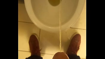 m pissing fetish bathroom