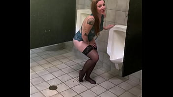 men pissing small