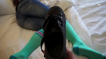 sock shoe removal