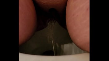 bbw toilet piss