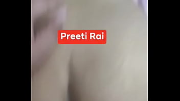 preety milf pooping