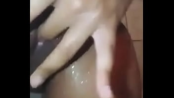 girl bath play tits