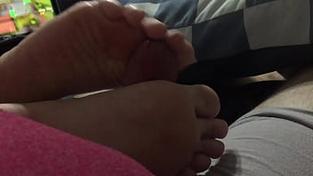 toes mmm