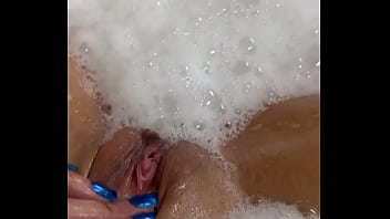 bubblebath pee