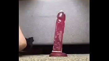 guys uses dildo