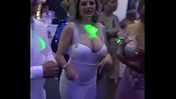 huge tit dancing