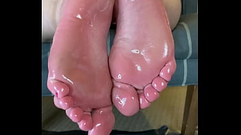 ssbbw footjob