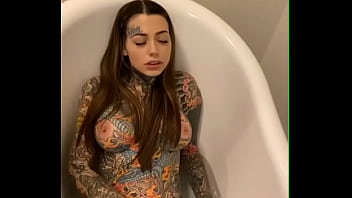 tatoo girl masturbate