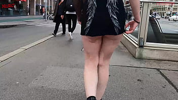 public extreme flashing