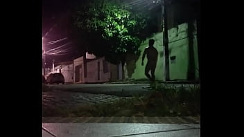 pelado na rua