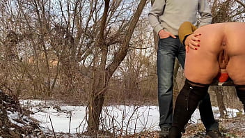 leg spread public