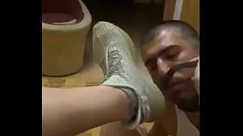 lick shoes feet