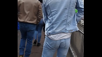 jeans ass public