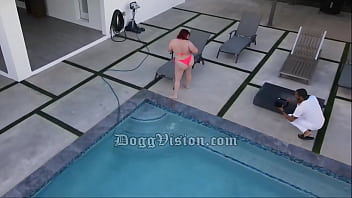 bbw swimming pool32