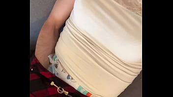 irl masturbates diaper