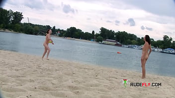 nude beach girl contest