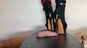 shoejob trample